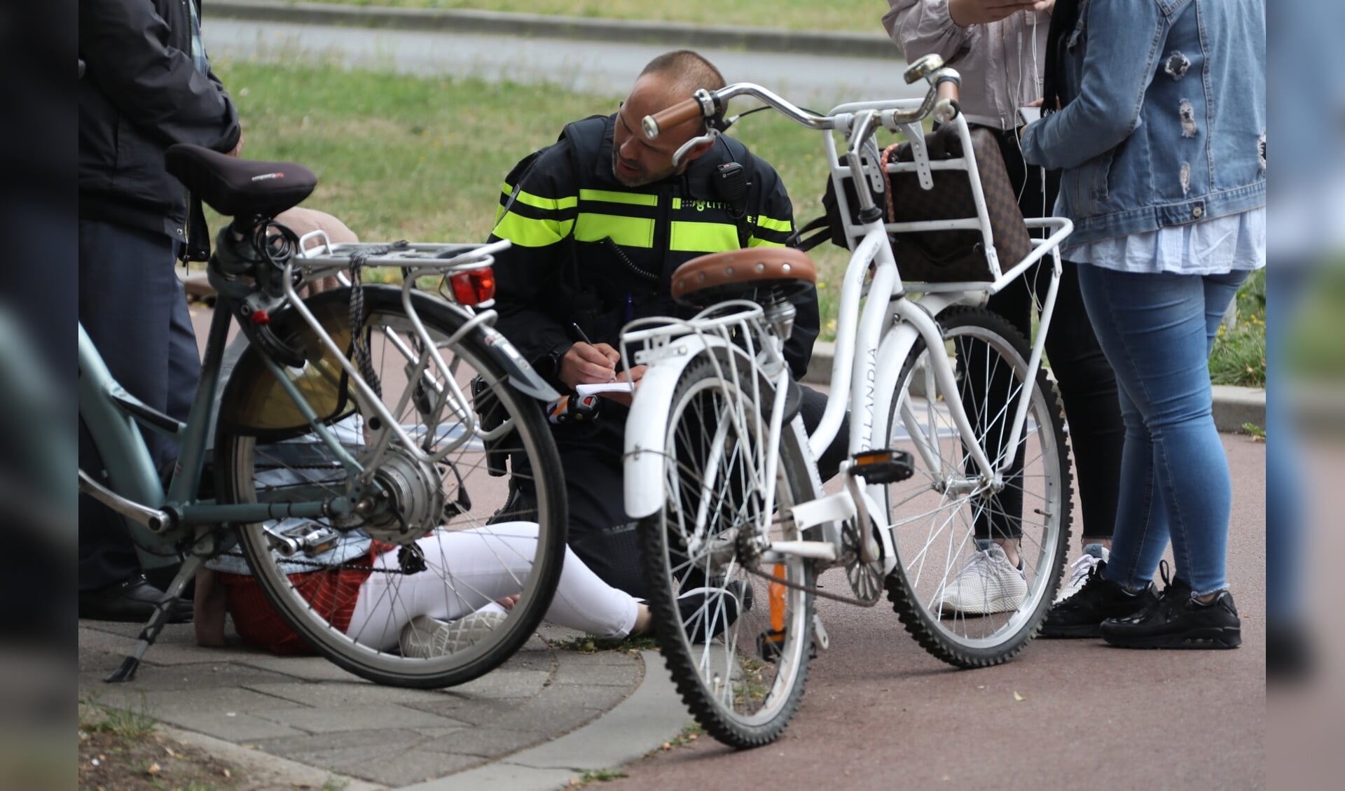 Ongeval op de Wethouder van Eschstraat. (Foto: Gabor Heeres / Foto Mallo), 