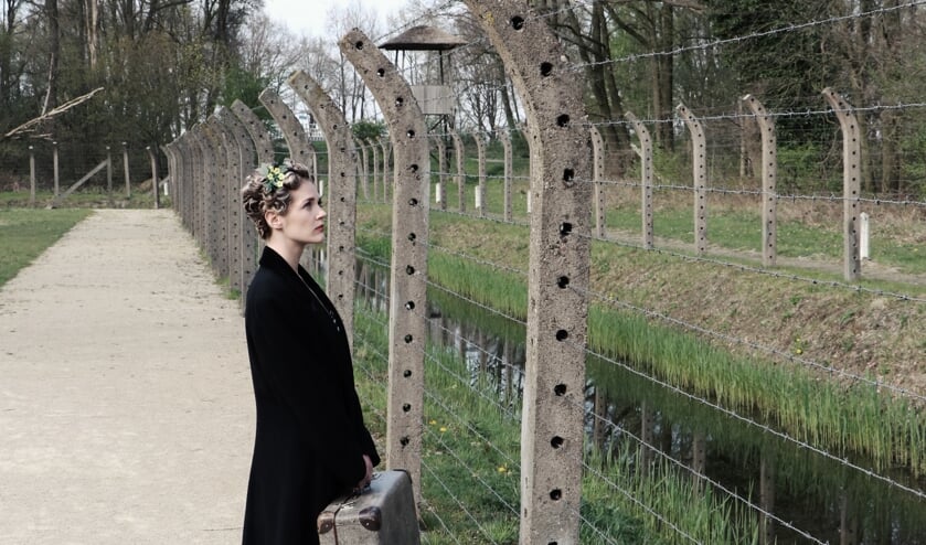 Oorlogstuig speelt zich af tijdens de Tweede Wereldoorlog en verhaalt over Roosje Glaser.