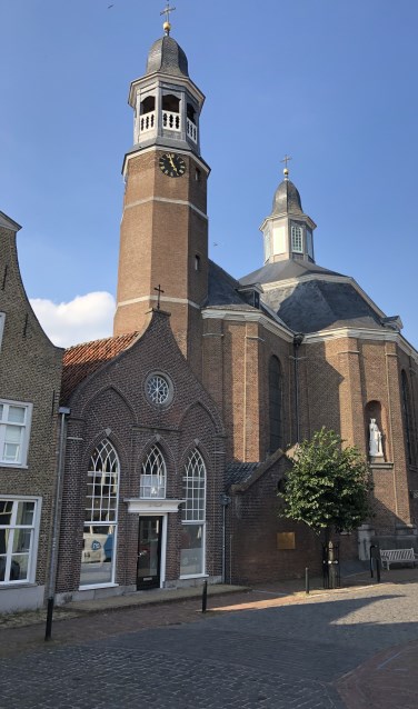 De Luciakerk in Ravenstein.
