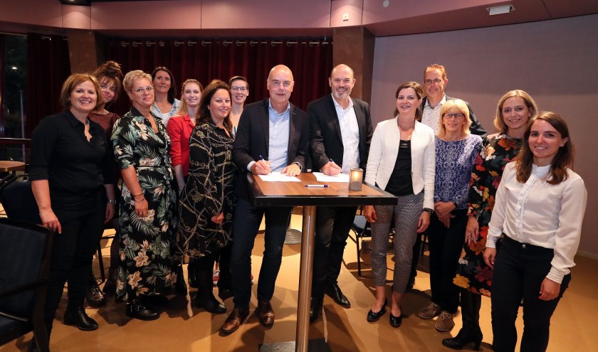 Ondertekening sponsorovereenkomst Rabobank Oss Bernheze in en met De Lievekamp (foto: Hans van der Poel).