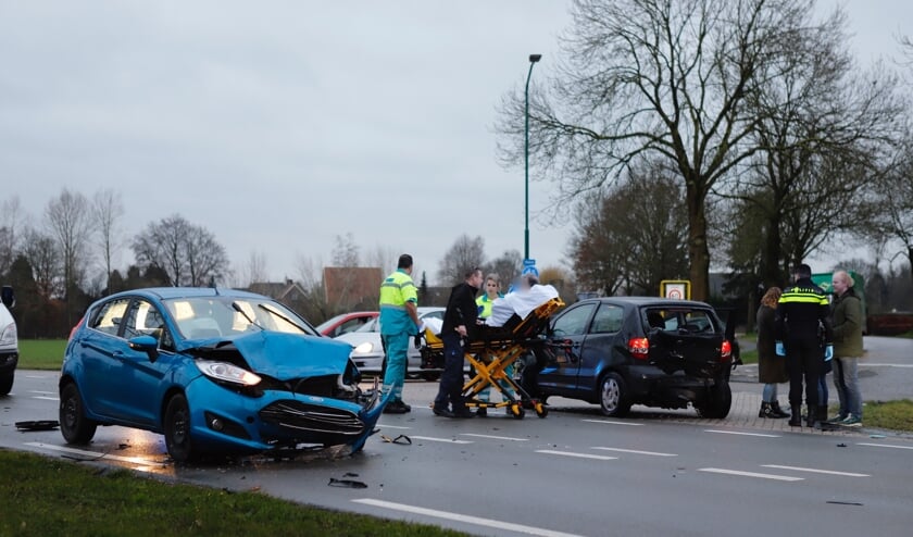Zwaar ongeluk op N321, weg dicht tussen Grave en Cuijk.