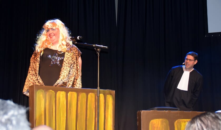 Dukzat tijdens een voorgaande Pronkzitting in Mill. (foto: Cockie Kremers)