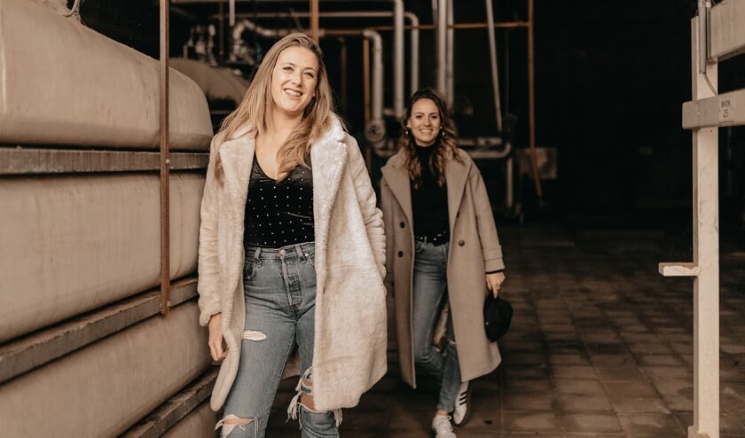 Juul van den Eertwegh en Daniëlle de Bruin houden zondag 2 februari de allereerste Closet Sale (Buy_JuulenDaan) van Boxmeer.
