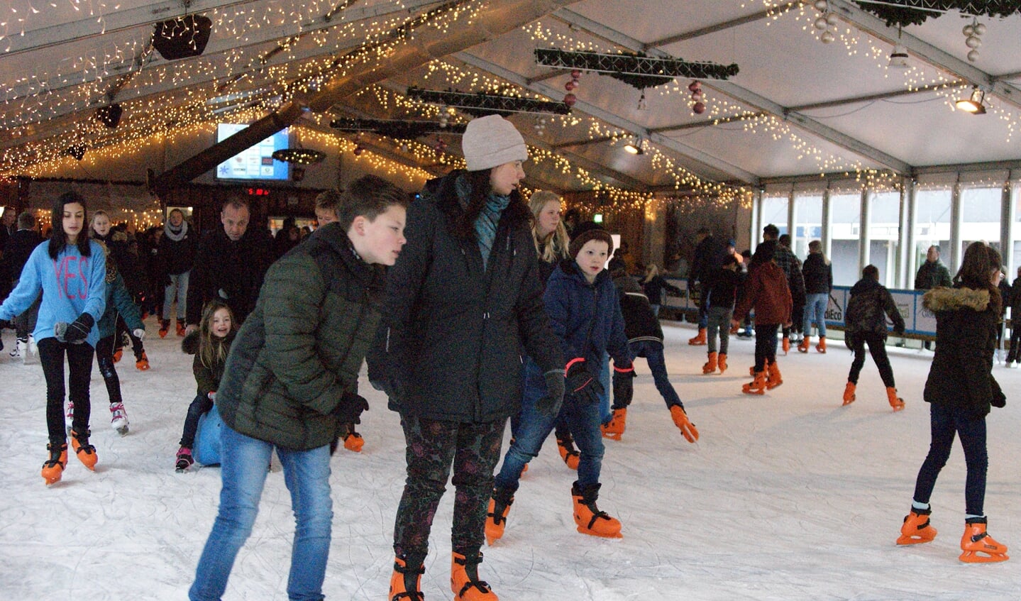 Veel schaatsplezier bij het IJsfestijn in Boxmeer.