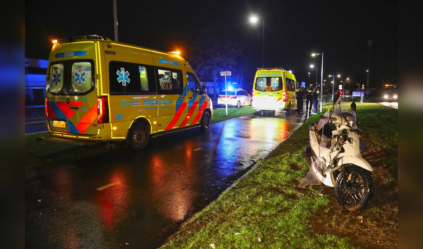 Twee gewonden bij ernstig ongeval op Gasstraat-Oost. (Foto: Gabor Heeres, Foto Mallo)