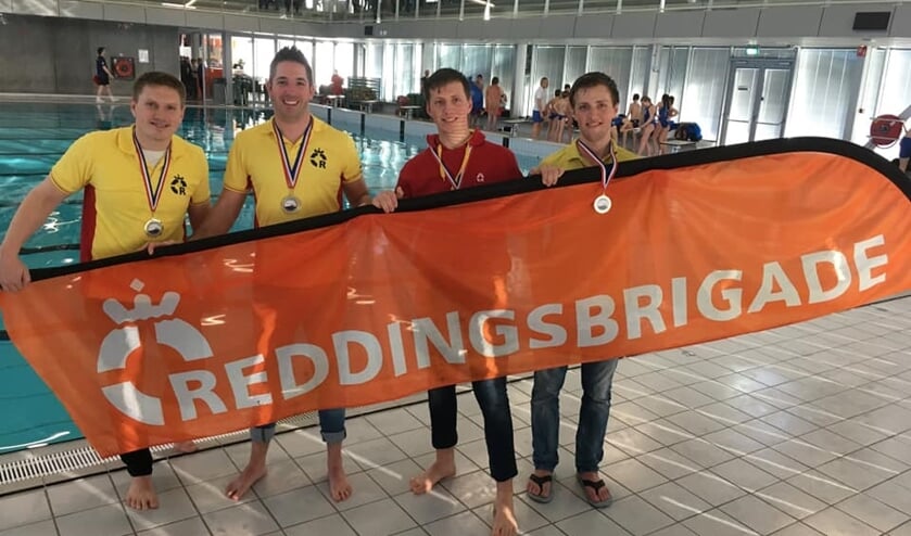 Frank van der Wijst, Jeffrey van der Putten, Jasper Kop en Niels Kop van de Osse Reddingsbrigade.