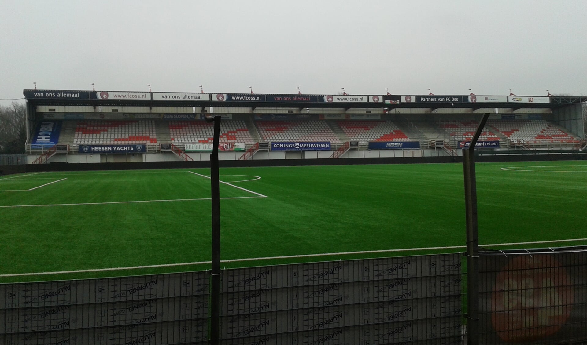 Het Frans Heesen Stadion.