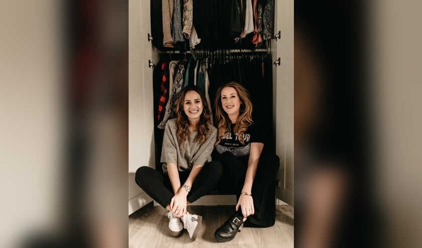 Daniëlle de Bruin en Juul van den Eertwegh houden zondag 2 februari een gezellige Closet Sale bij café-zaal 't Centrum in Boxmeer.