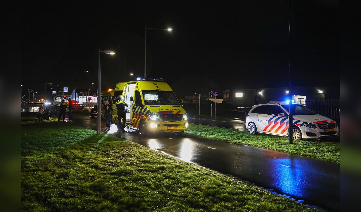 Twee gewonden bij ernstig ongeval op Gasstraat-Oost. (Foto: Gabor Heeres, Foto Mallo)