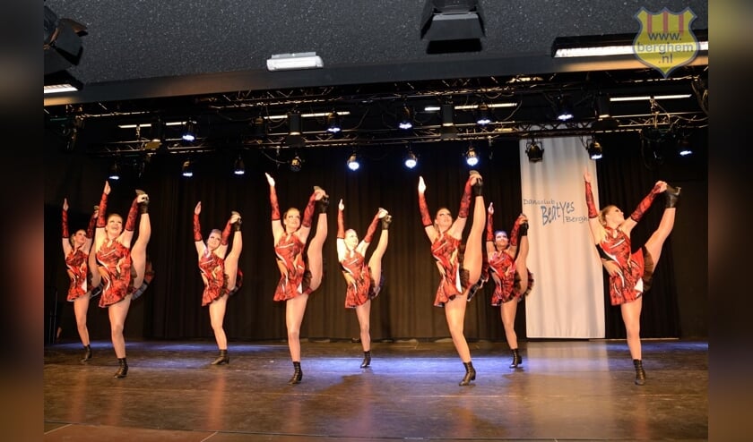Er komen veel dansers en danseressen in actie tijdens het toernooi.