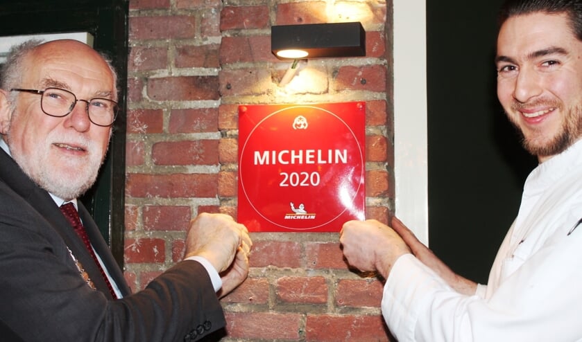 Restaurant Boompjes Overloon kreeg eerder een Bib Gourmand ('een halve Michelin-ster'). Die werd afgelopen dinsdag opgehangen door burgemeester Karel van Soest.