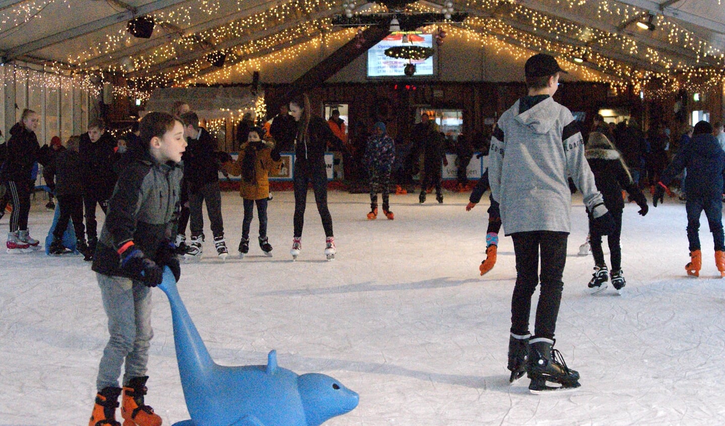 Veel schaatsplezier bij het IJsfestijn in Boxmeer.