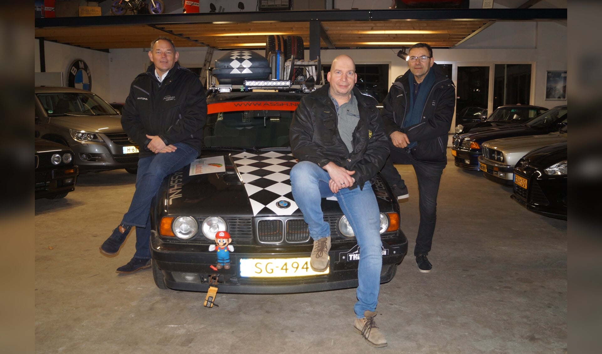 V.l.n.r.: Antoine, Harold, Erwin nemen met Team ASSH Sint Hubert deel aan The Barrel Challenge.