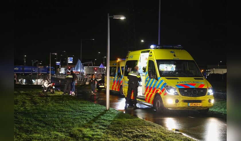 Twee gewonden bij ernstig ongeval op Gasstraat-Oost. (Foto: Gabor Heeres, Foto Mallo)