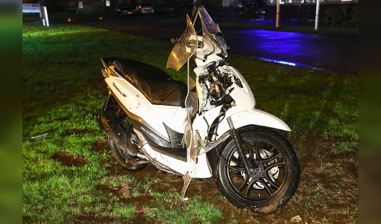 Twee gewonden bij ernstig ongeval op Gasstraat-Oost. (Foto: Gabor Heeres, Foto Mallo)