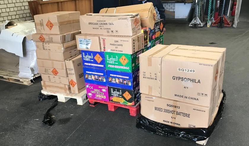 <p>Onder andere in Erp en Sint-Oedenrode is illegaal vuurwerk aangetroffen. </p>
