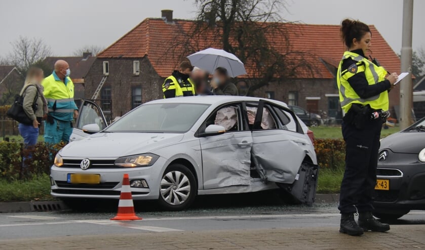 De inzittenden kwamen met de schrik vrij.