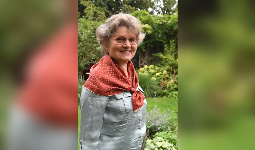 <p>Op haar 62e onderging Anneke Arts - Theunissen een ingrijpende operatie waarna ze haar gehoor weer terugkreeg. (Foto: Ed van Alem)</p>
