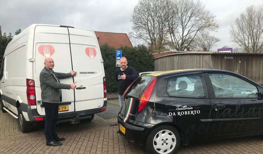Jan Janssen (Voedselbank Veghel) met Robert Wallet (Trattoria da Roberto).