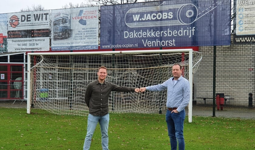 <p>Michaël van Doren en voorzitter Wilbert Donkers.</p>