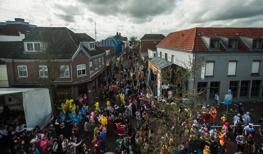De Kuukse elfkroegetocht is volledig uitverkocht. (foto: Arjan Broekmans)