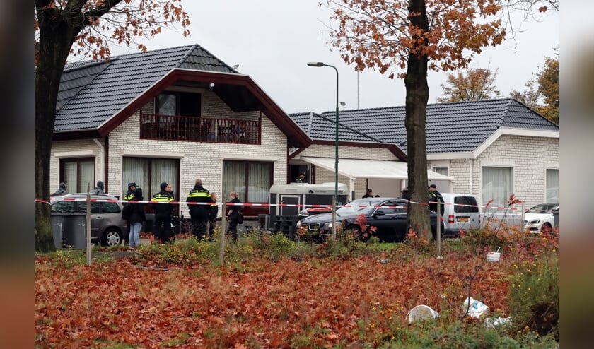 Operatie Alfa bij het woonwagenkamp in Oss.