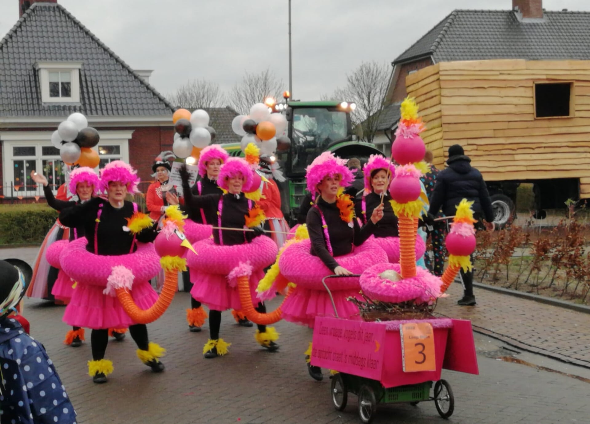 Optocht in Oijen. (Foto: Irette)