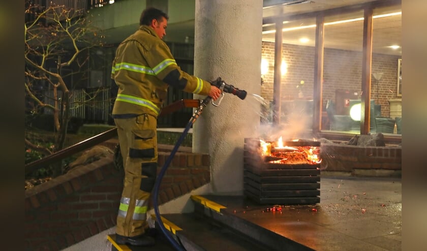 Brand in het Sibeliuspark. (Foto: Gabor Heeres, Foto Mallo)