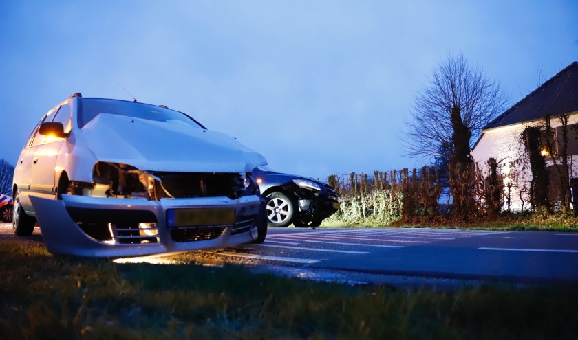 Flinke schade bij ongeluk in Overloon.