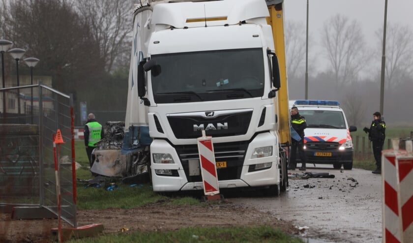Dode bij ongeval op de Bulk in Ravenstein. (Foto: Marco van den Broek)