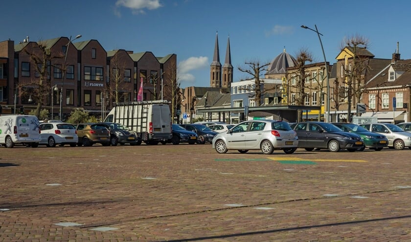 Aan de Udense Markt zit veel horeca.