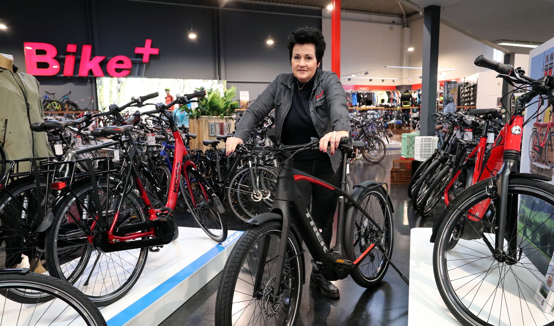 Bedrijfsleider Jacqueline Vos van fietsspecialist Bike+.