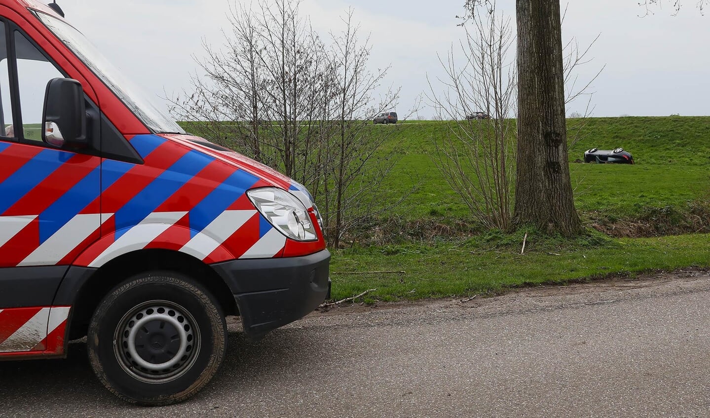 Ongeval in Oijen. Foto Gabor Heeres Foto Mallo