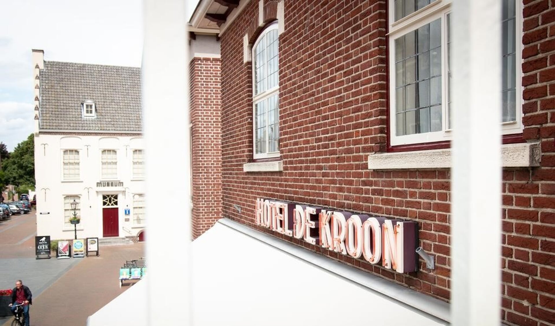 Hotel De Kroon biedt gratis kamers aan voor het zorgpersoneel.