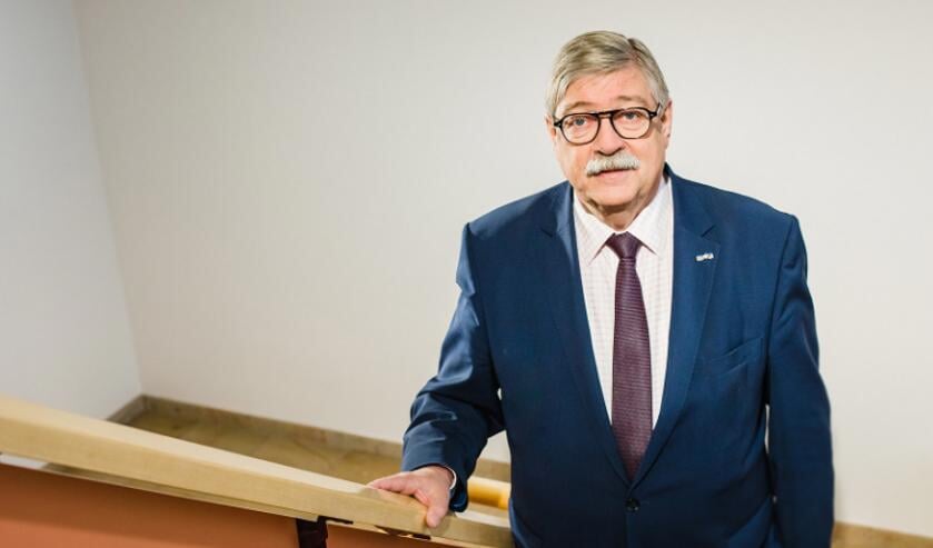 Burgemeester Willibrord van Beek heeft een open brief aan de gemeente geschreven.
