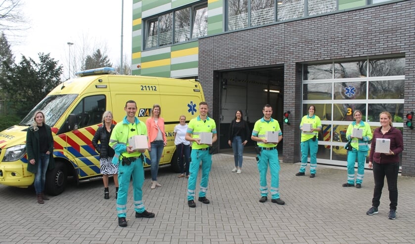 De pakketten werden donderdagochtend overhandigd.