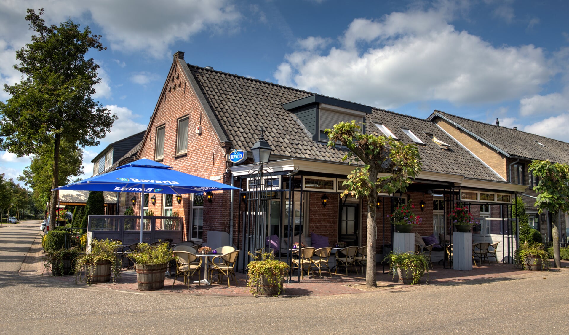 Café Zaal Kleijngeld in Zijtaart is door de Coronacrisis gesloten. Er kan wel friet afgehaald worden.