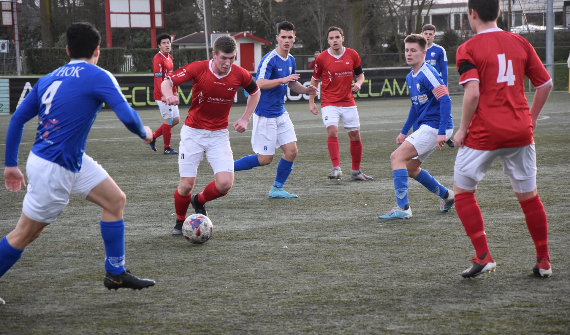 JVC Cuijk lag op koers voor het kampioenschap in de vierde klasse A. 'Uiteraard zijn andere zaken veel belangrijker, maar een domper is het wel.' (foto: Voetbal-shoot.nl)