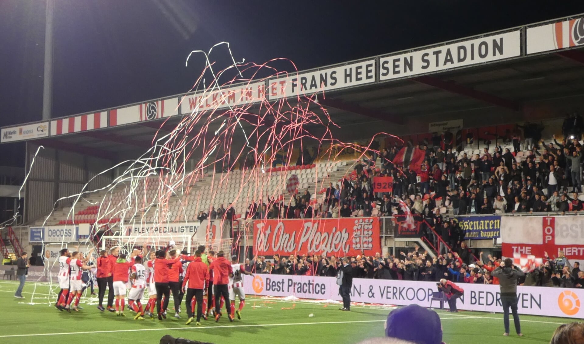 Supporters van TOP Oss. (Foto: Thomas)