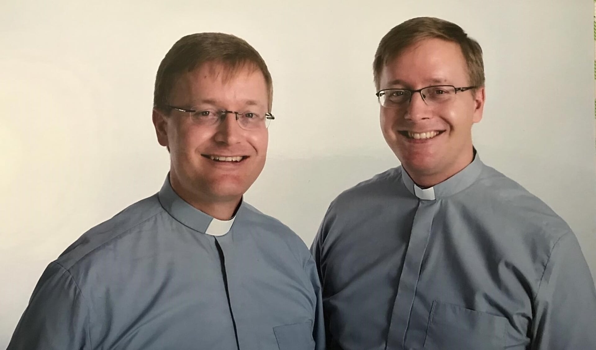 Guido Kessels (links) van de parochies te Gennep, samen met kapelaan Marc Kessels van de VOMMMM parochies.