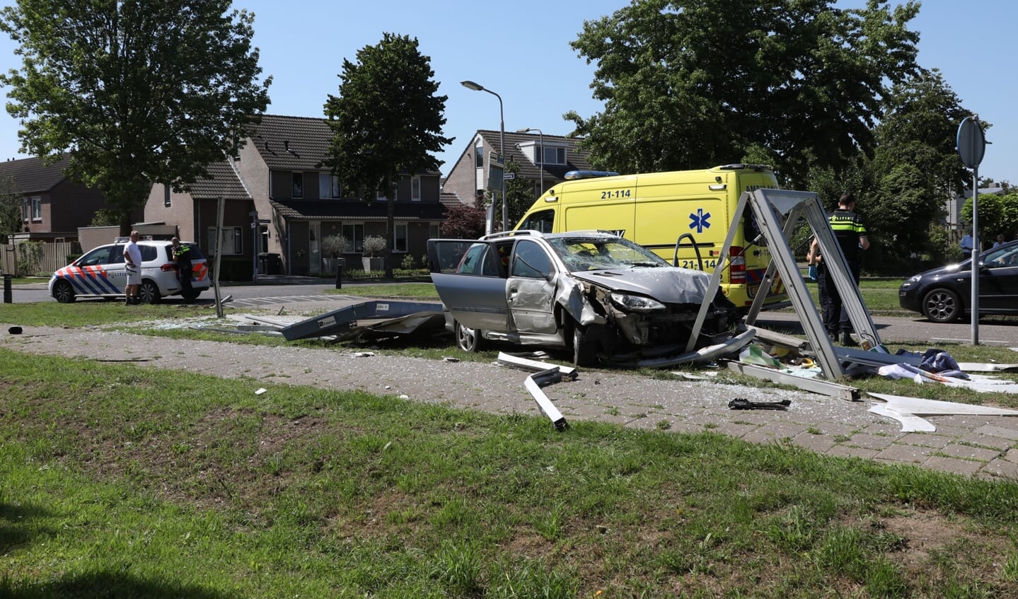 Ongeval op de Schalskampweg. (Foto: Gabor Heeres, Foto Mallo)