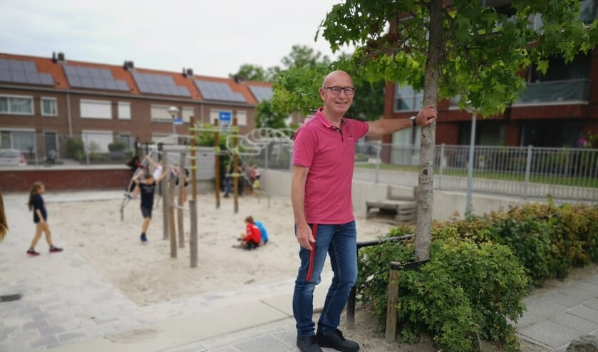 Remie op het schoolplein.