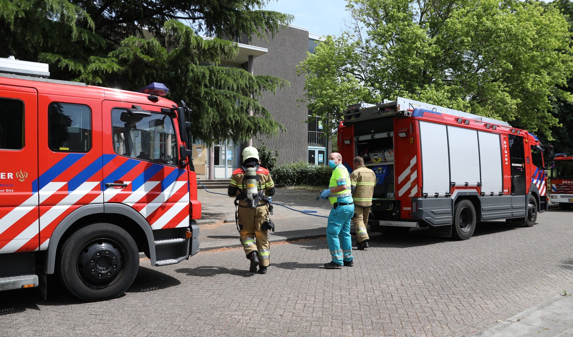 De brandweer in de Schelversakker. (Foto: Gabor Heeres, Foto Mallo)