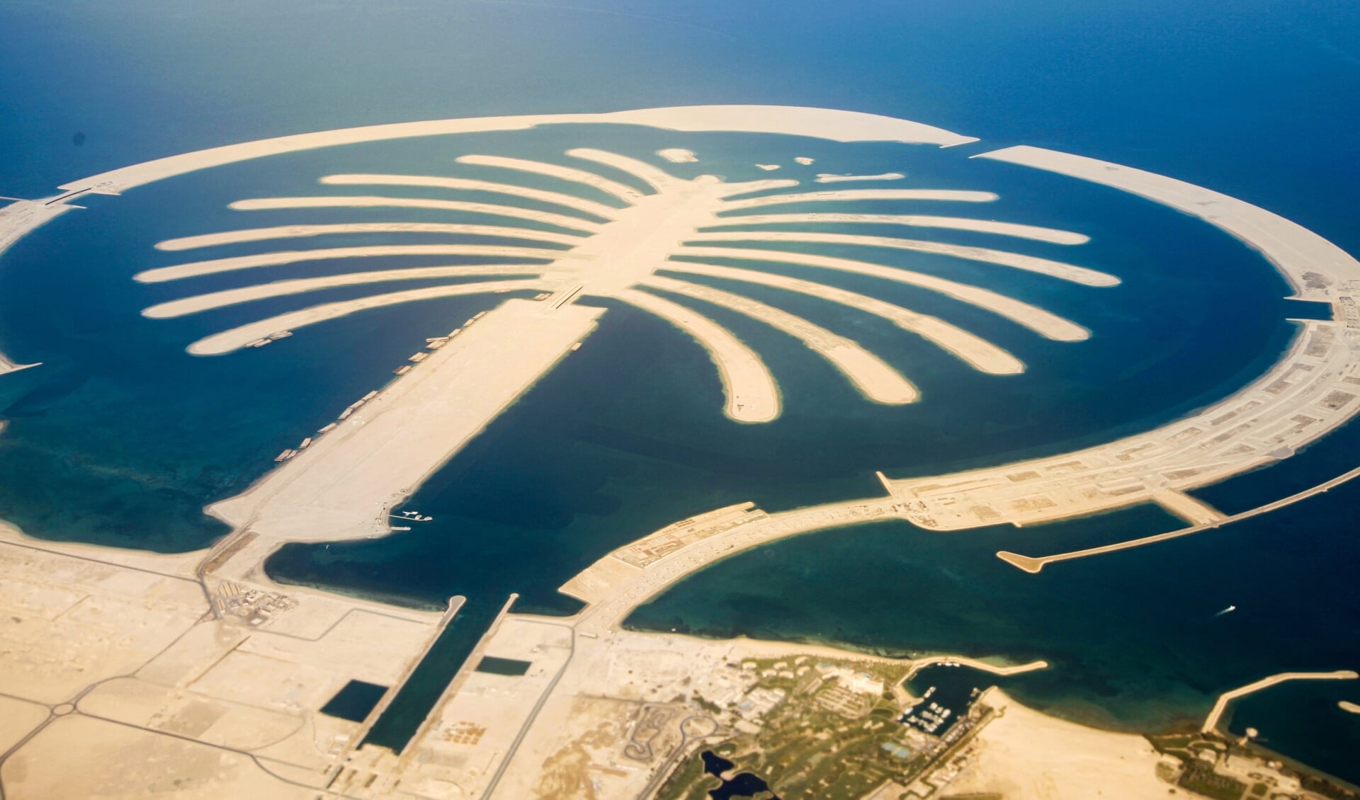 Een impressie van de ontwikkeling van Palm Island Dubai dat als inspiratie dient voor 'The Dutch Palm'