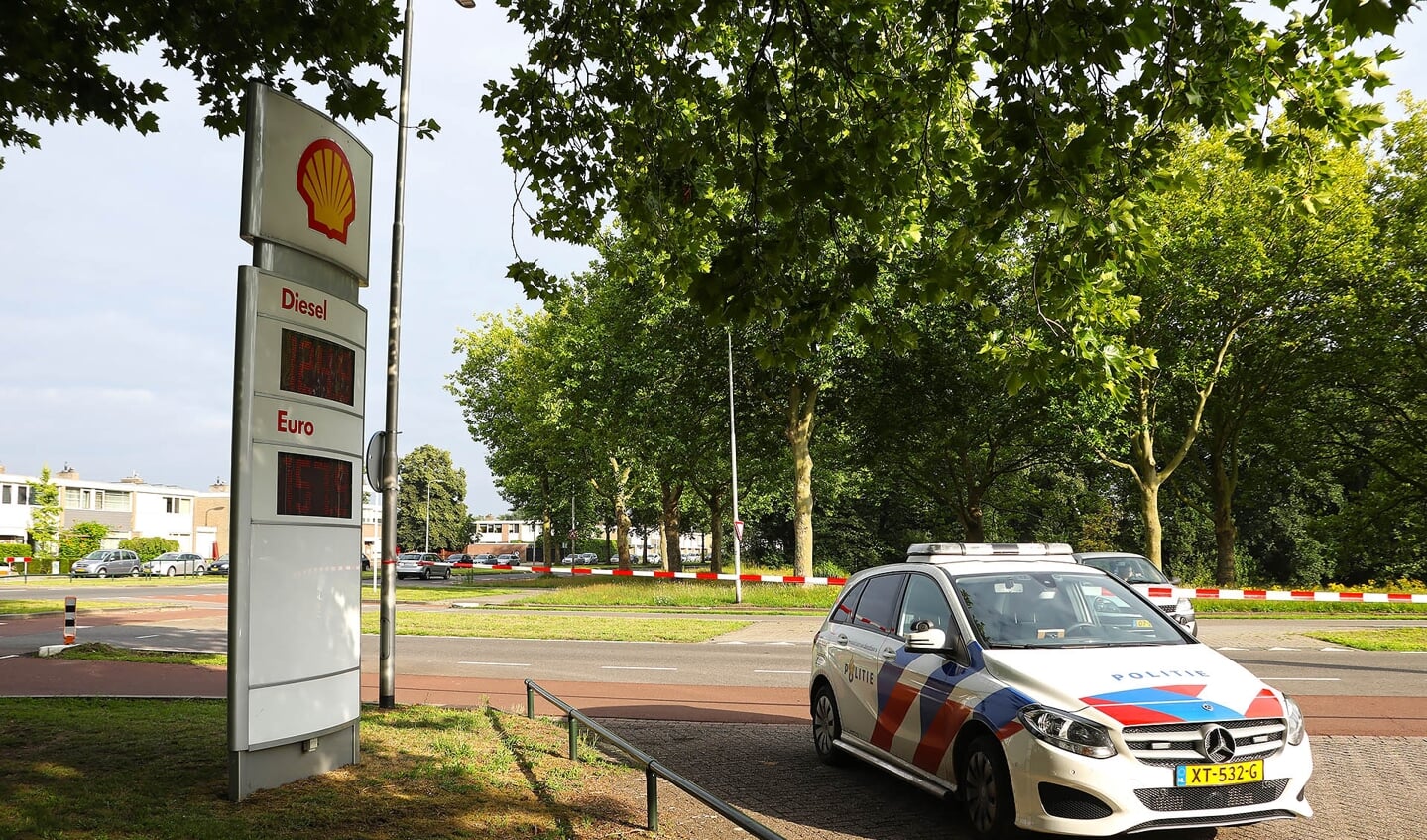 Tankstation Joost van den Vondellaan overvallen. (Foto: Gabor Heeres, Foto Mallo)