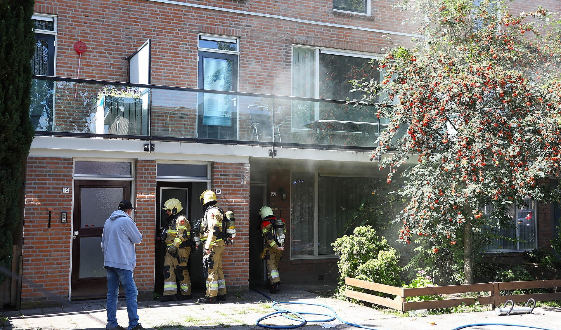Keuken uitgebrand in Industrielaan. (Foto Gabor Heeres, Foto Mallo) 