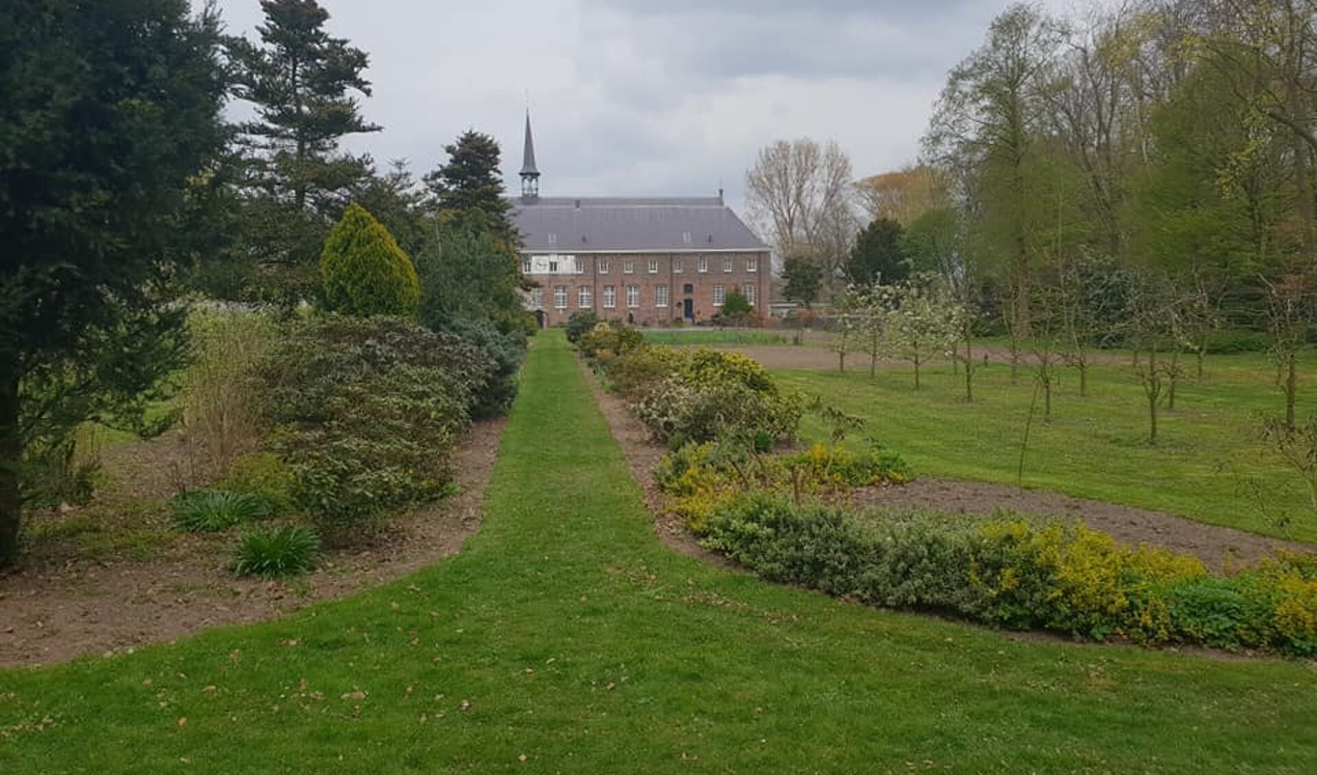 Het Emmausklooster bij Velp, misschien wel het stilste plekje van Nederland.