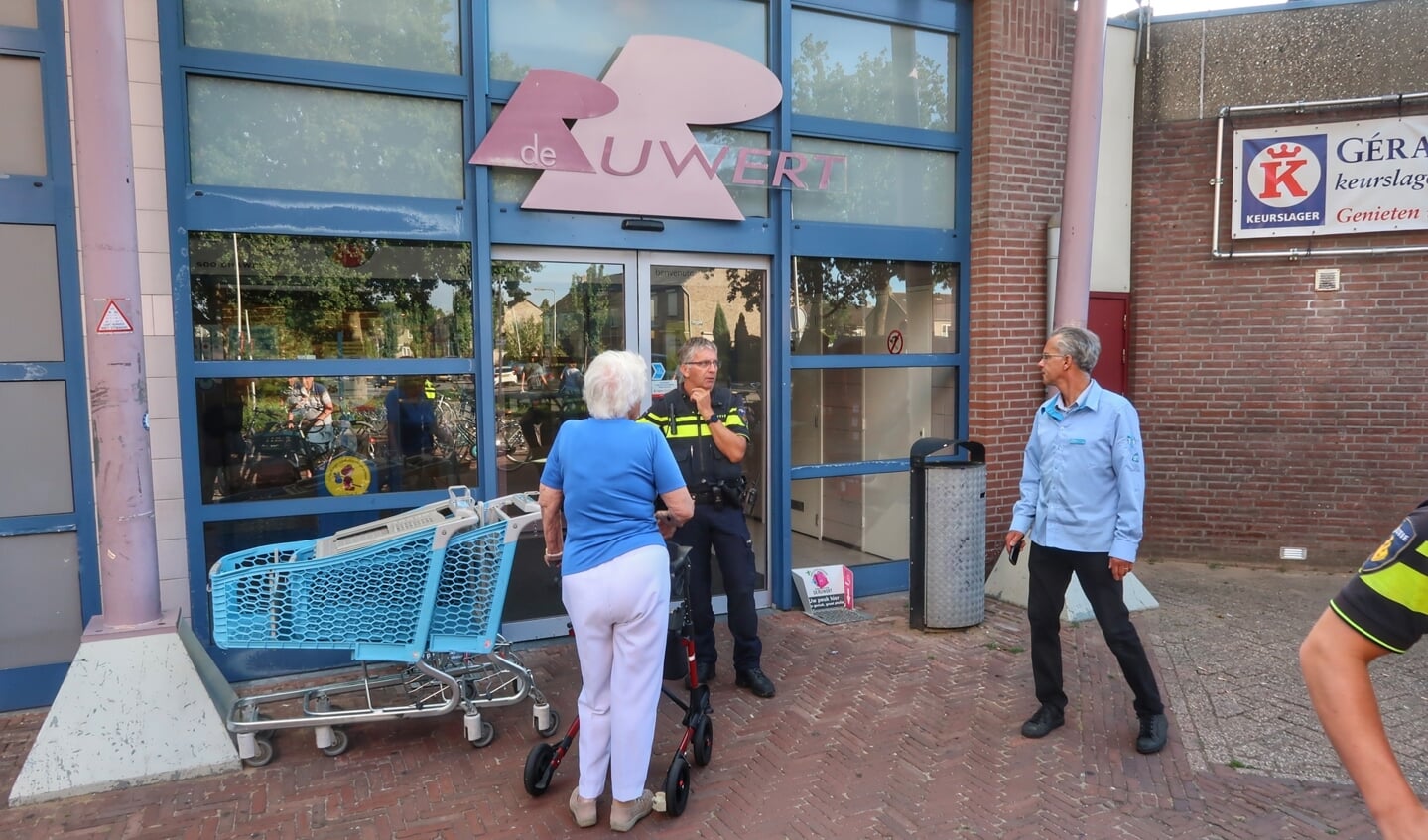 Gaslek bij de Albert Heijn aan winkelcentrum De Ruwert. (Foto: Gabor Heeres, Foto Mallo)