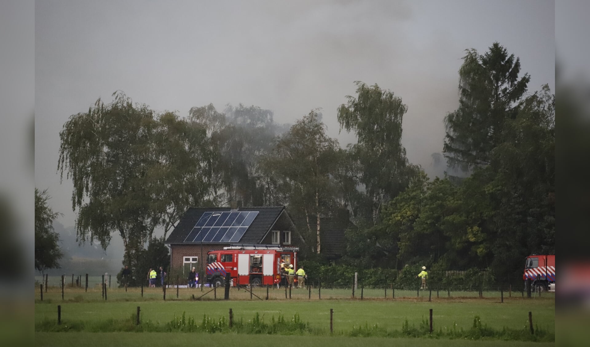 Vermoedelijk is de brand veroorzaakt door een blikseminslag.