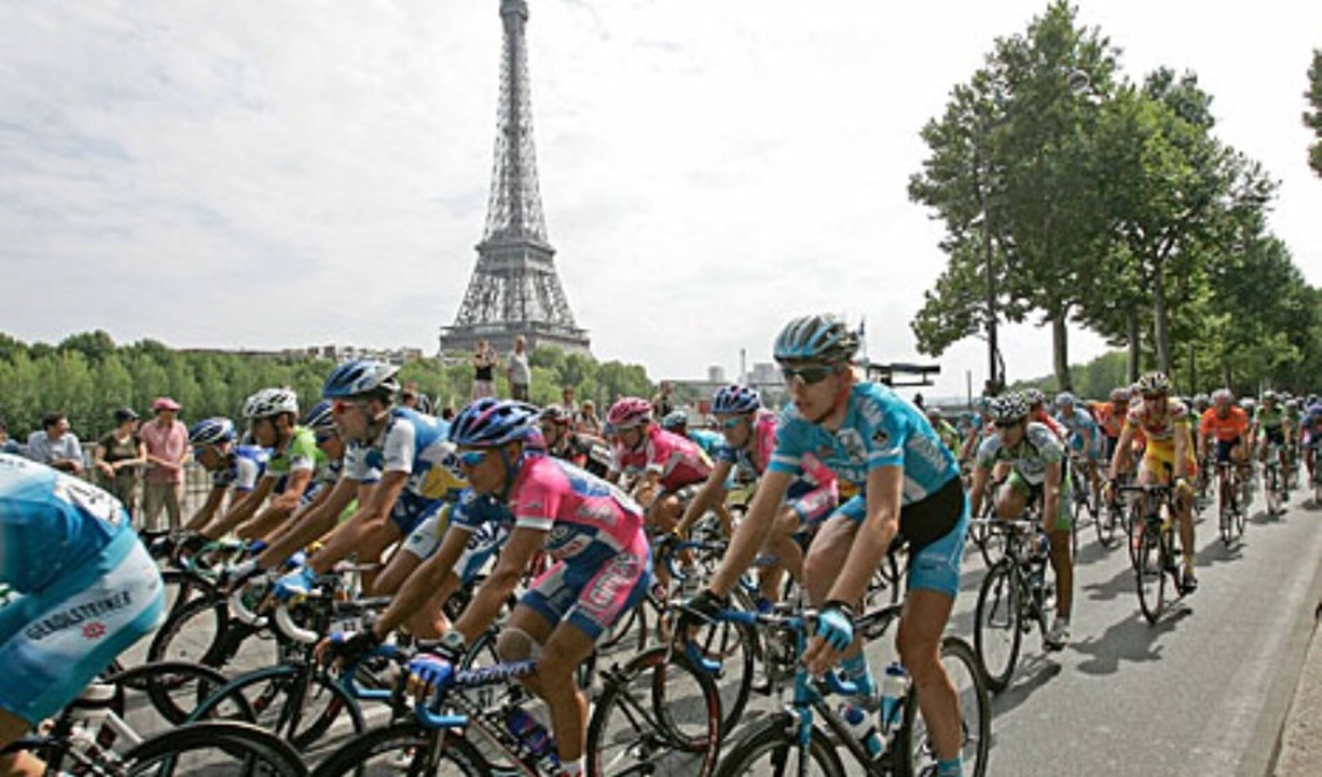 Veel is anders dit jaar in de Tour, maar het einddoel blijft Parijs.